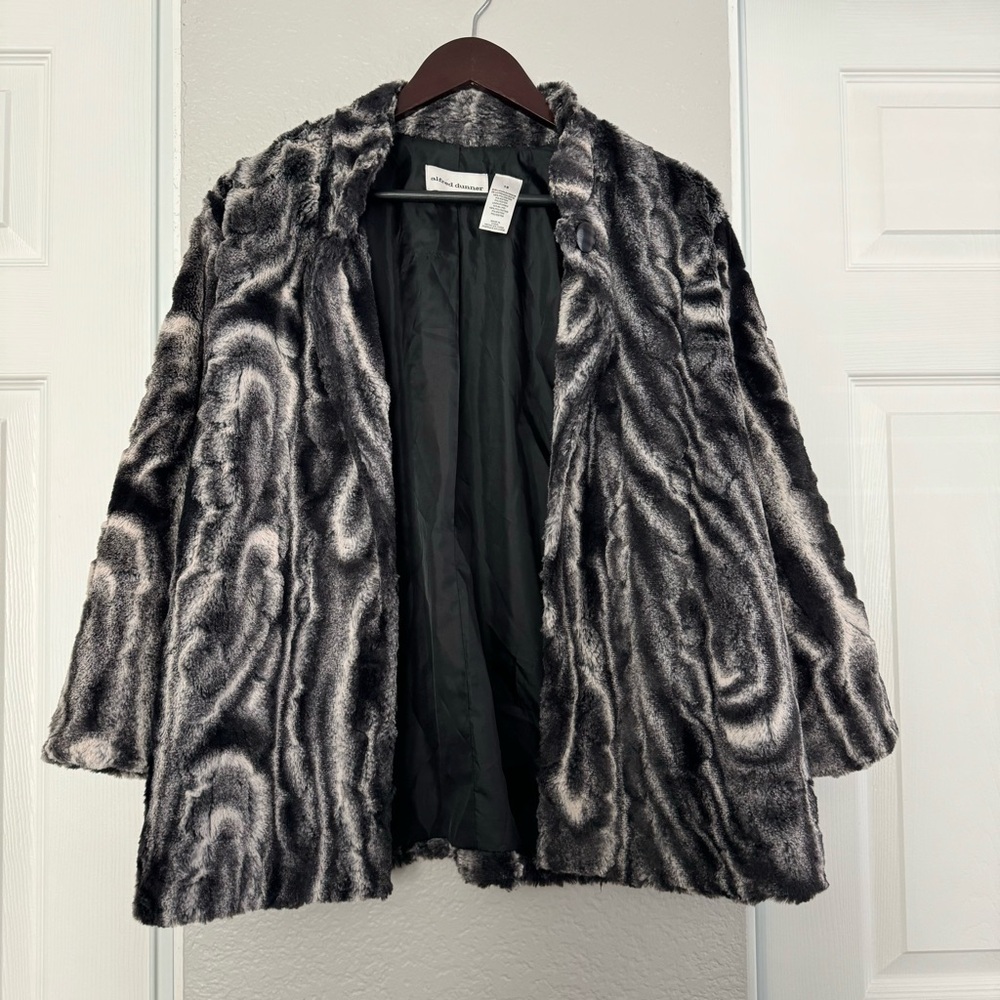 VINTAGE Alfred Dunner • Jacket • Faux Fur • Black White • Size 16 • Very Soft